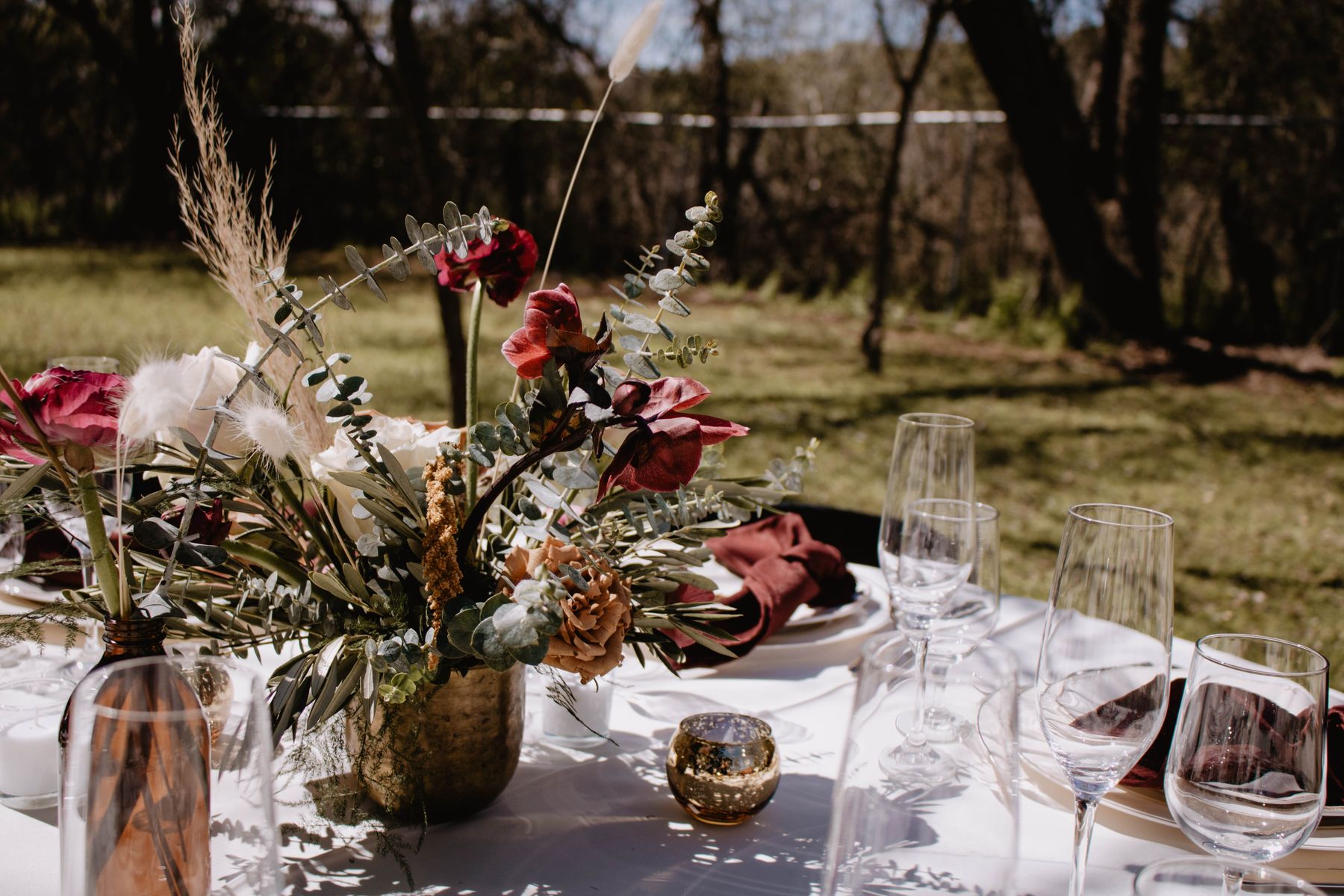 Table setting with Hill Country florals